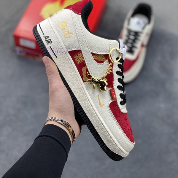 New Customers Only, Limit One. The Atmosphere Of The 2026 New Year Is Captured By This Pair Of AF1 Shoes With A Red And White geb7887l