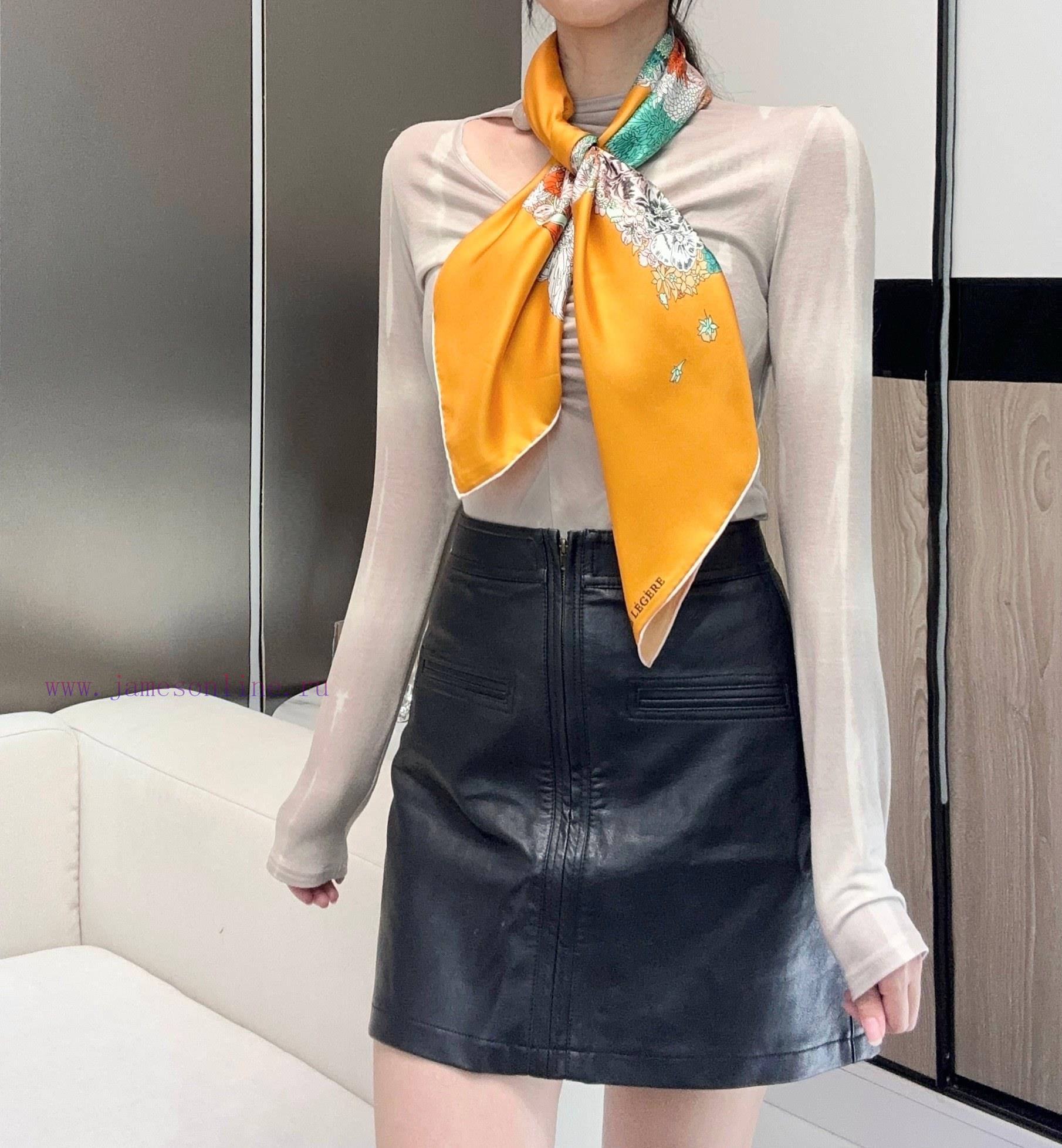 t3e4zxks4oe.jpg New Customers Only, Limit One. Hermes~90cm Square Towel "Light Flower Clothes"Hand Rolled Twill Silk Square Scarf Made Of 100% kpq7202g - Image 1