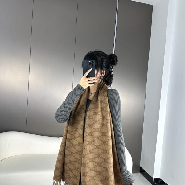 New Customers Only, Limit One. The CELINE Triumphal Arch Scattered Forest Old Flower Wool Scarf Has Finally Been Shipped... Ma 5ronpuf8