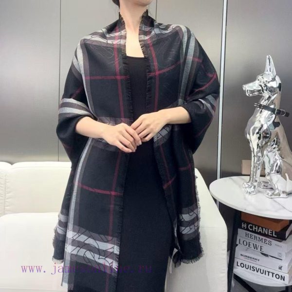 New Customers Only, Limit One. Versatile Fashionable And Full Of High-end Atmosphere~Burberry's New Metal Exclusive Logo Plaid 7jhultny