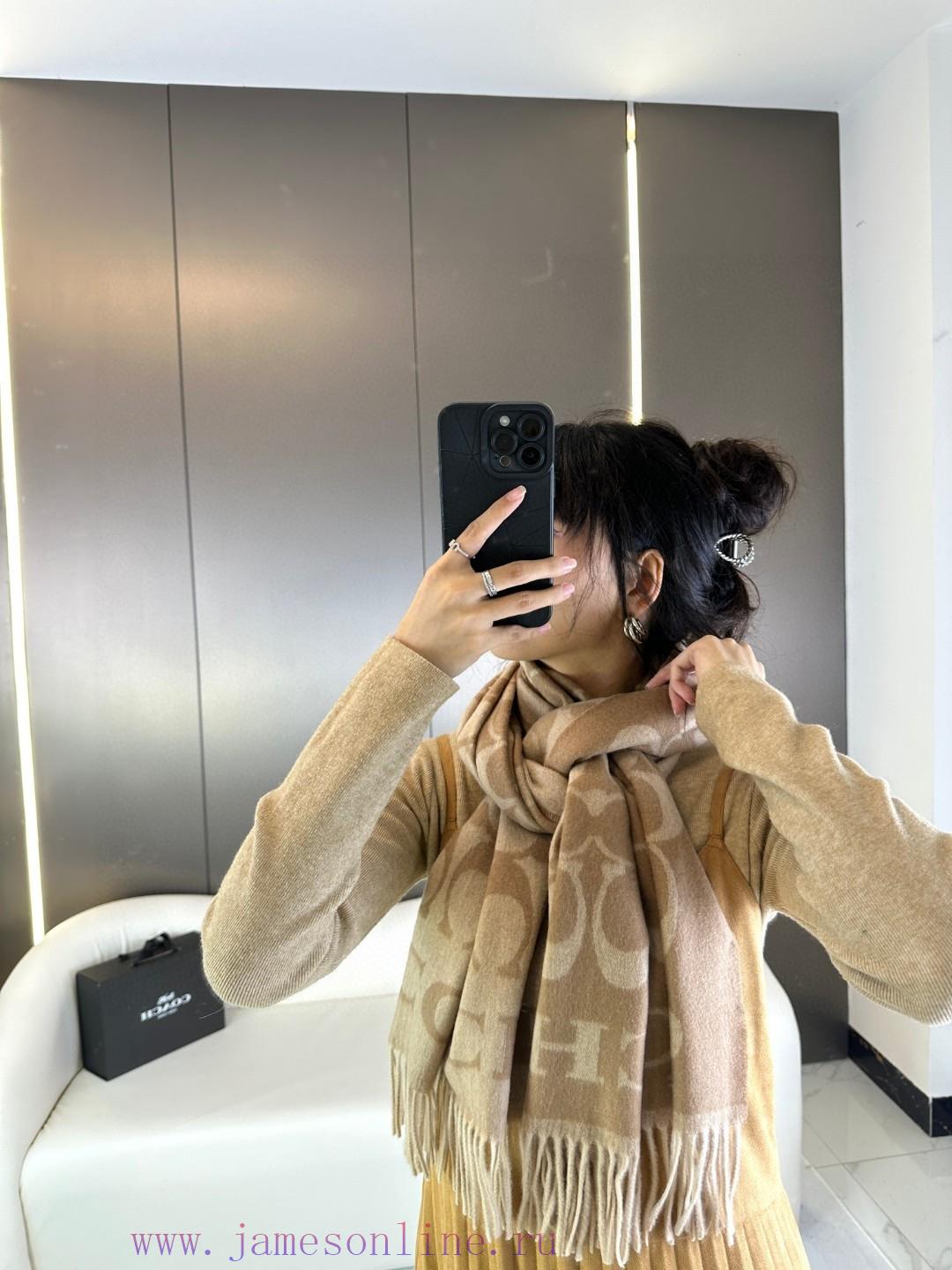 obx3lrua4vc.jpg New Customers Only, Limit One. The New Three Color Shawl From Coach To Coach Is So Beautiful Not Only In Terms Of Appearance B keal72xg - Image 1