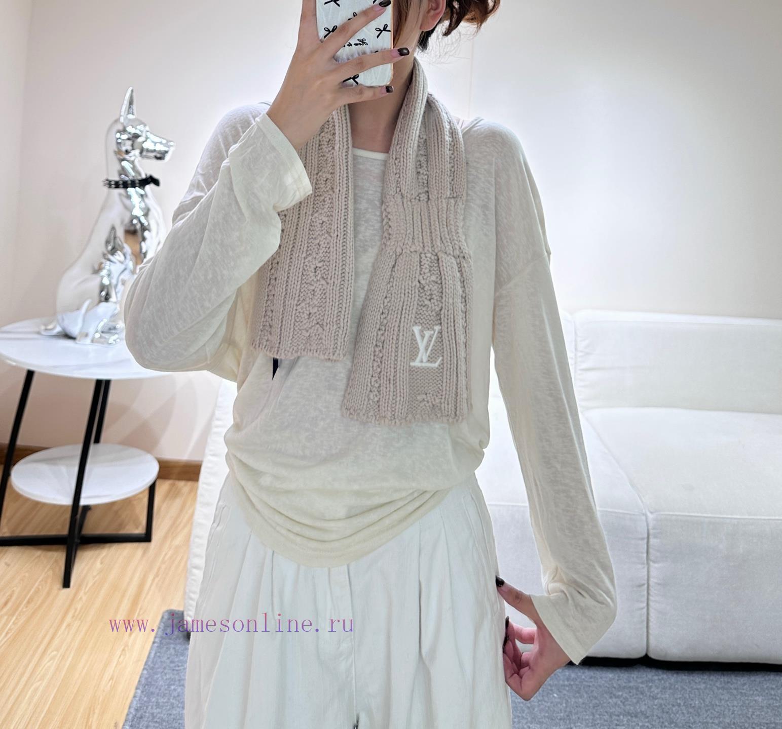 jn2ytgzibt2.jpg New Customers Only, Limit One. New LV Never Freeze Scarf135 * 20cm 100% WoolThe Never Freeze Scarf Is Made Of Soft And Warm Wo vpint2iw - Image 1