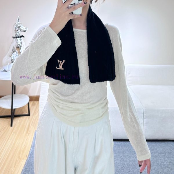 New Customers Only, Limit One. New LV Never Freeze Scarf135 * 20cm 100% WoolThe Never Freeze Scarf Is Made Of Soft And Warm Wo d702wmmy