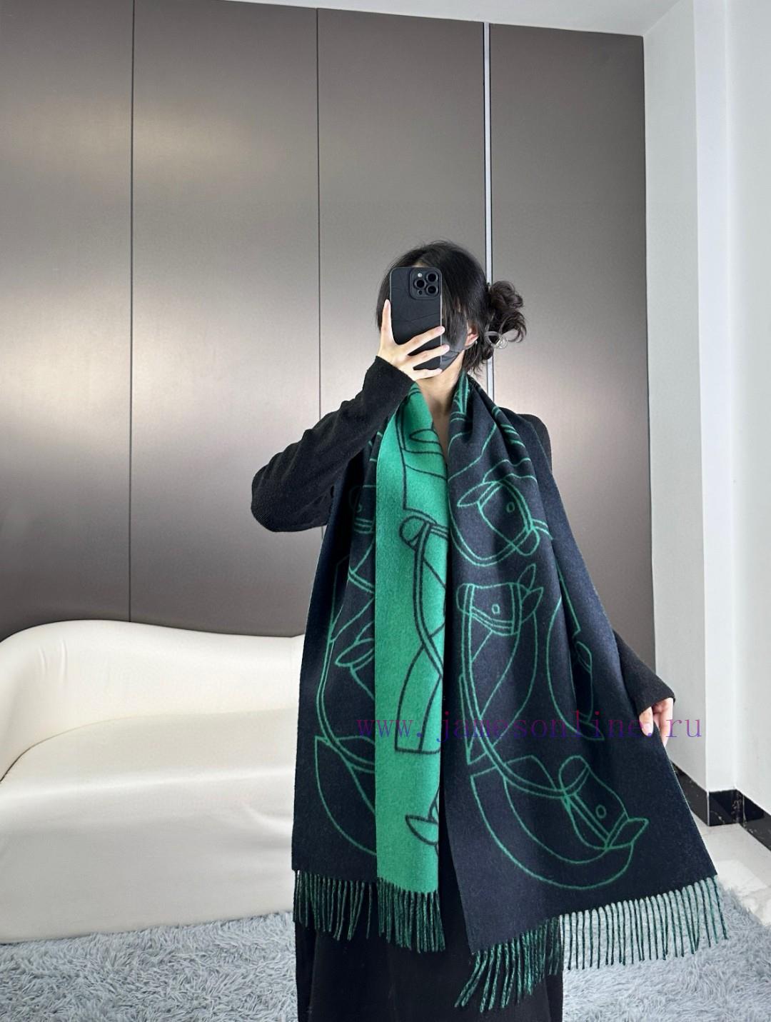 fwtvoiu4dxx.jpg New Customers Only, Limit One. The New Herm è S Scarf Features Delicate Contrasting Jacquard Weaving Presenting The Entrelacs 1tzimn0x - Image 1