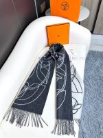 New Customers Only, Limit One. The New Herm è S Scarf Features Delicate Contrasting Jacquard Weaving Presenting The Entrelacs 5vnpu70u - Image 8