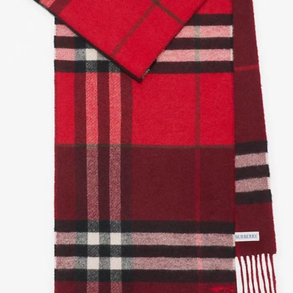 New Customers Only, Limit One. B's New Warhorse Color Blocked Plaid Wool Scarf Has A Contrasting Plaid Size Of 30 * 168 Which bnbxf8rs
