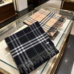 New Customers Only, Limit One. The Burberry Warrior Knight Double-sided Shawl With Various Beautiful Designs Is Hailed As Burb i3jo476b - Image 5
