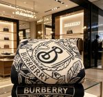 New Customers Only, Limit One. The Burberry Warrior Knight Double-sided Shawl With Various Beautiful Designs Is Hailed As Burb i3jo476b - Image 10