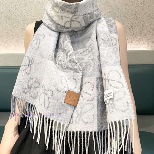 New Customers Only, Limit One. The Unisex Roewe LW Striped Long Scarf Is Very Lucky To Have Received Something From This Brand n2huv5g7