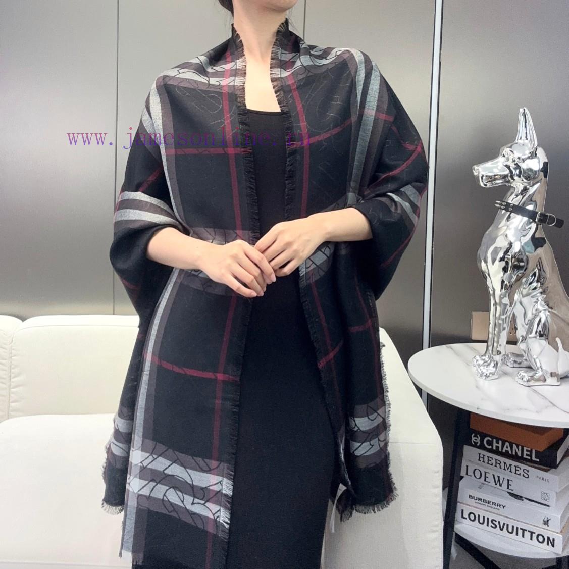 5dmcd50a0i2.jpg New Customers Only, Limit One. Versatile Fashionable And Full Of High-end Atmosphere~Burberry's New Metal Exclusive Logo Plaid xzkhosur - Image 1