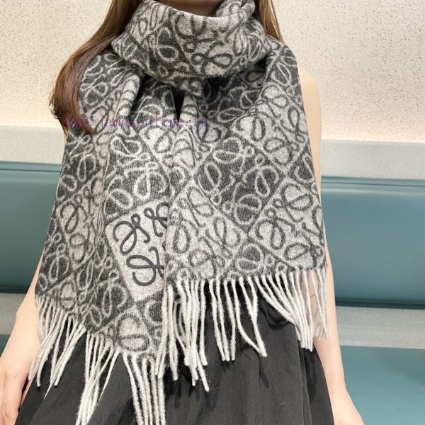 New Customers Only, Limit One. The New Unisex Roewe LW Striped Long Scarf Is Very Lucky To Have Received Something From This B w07u3ttg