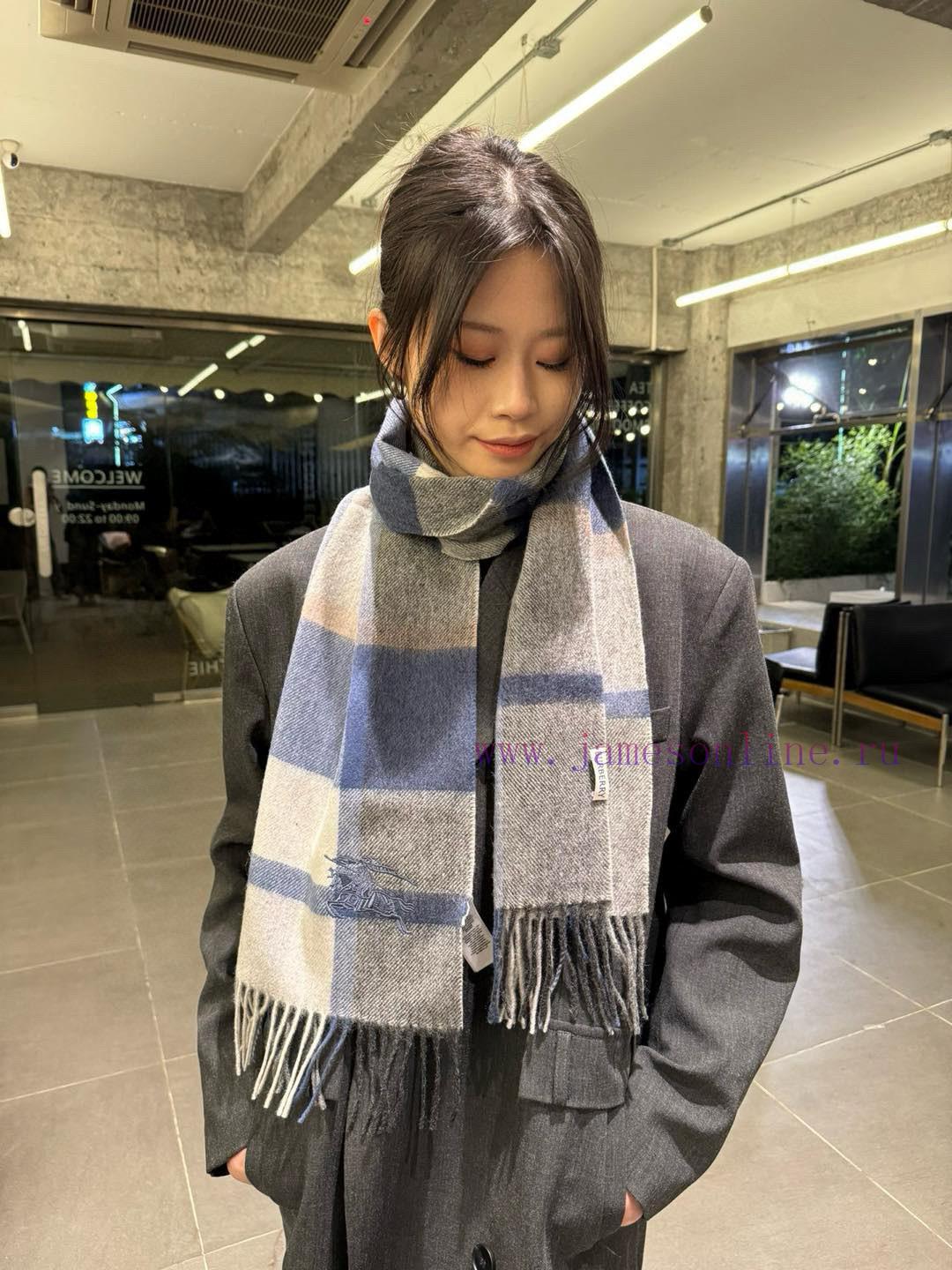 t3wgz0pma3k.jpg New Customers Only, Limit One. Burberry Wool Plaid Looks Crazy It's So Stylish And Charming. I Really Like The Fashionable Aut 2c6vi4l3 - Image 1