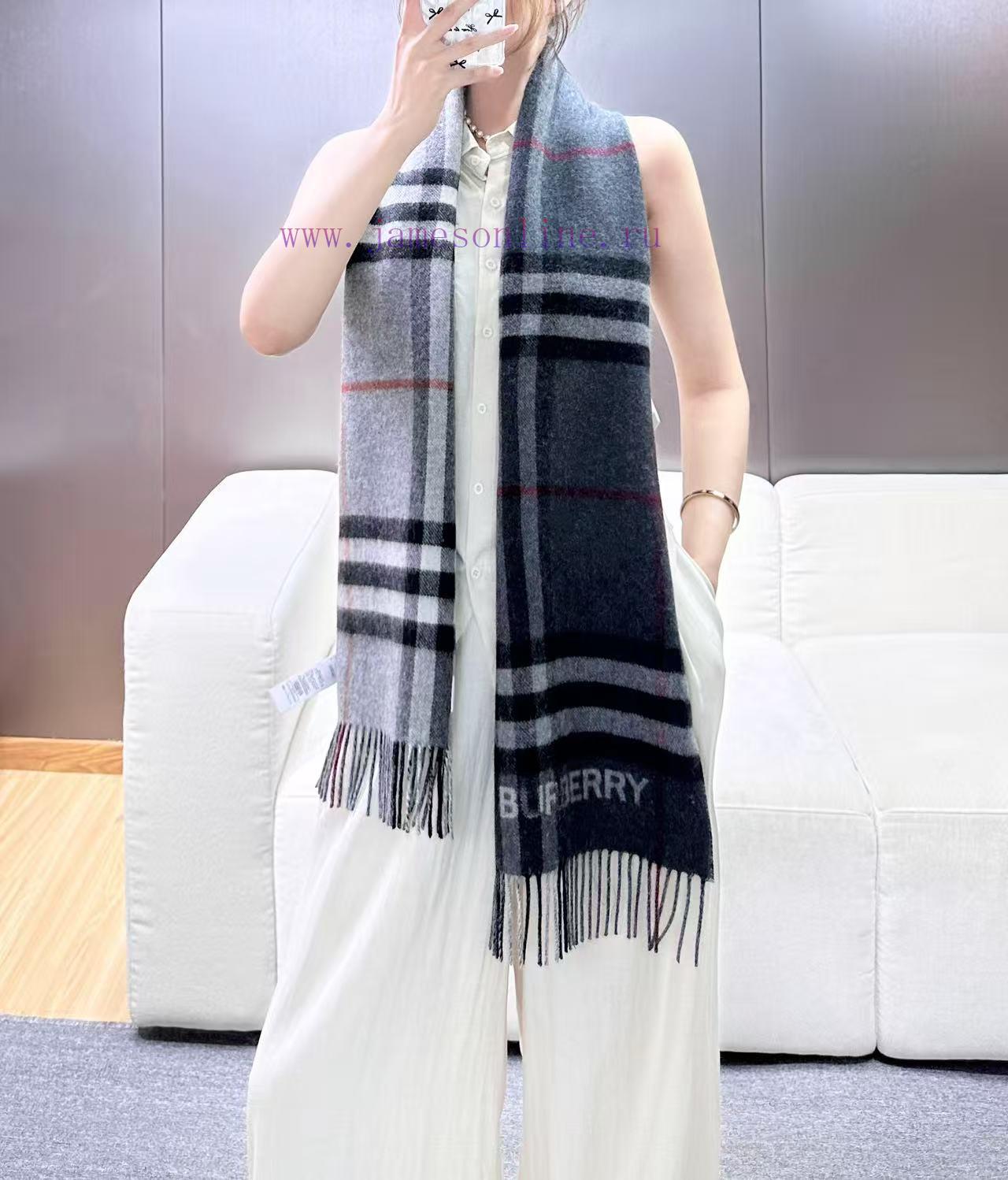 1kydwidgqwe.jpg New Customers Only, Limit One. Newly Released 𝐁𝐮𝐫𝐛𝐞𝐫𝐫. "plaid Color Blocked Scarf"Size168x30cm 100% WoolClassic Plaid Contrast jozur4wm - Image 1