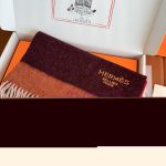 New Customers Only, Limit One. Hermes Double-sided Lambing Wool Scarf With Horse Jacquard Made Of 100% Top-quality Lambing Woo 1ie7z8qe - Image 4