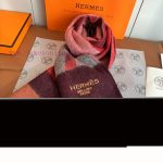 New Customers Only, Limit One. Hermes Double-sided Lambing Wool Scarf With Horse Jacquard Made Of 100% Top-quality Lambing Woo 1ie7z8qe - Image 6