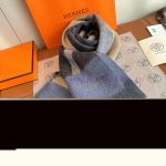 New Customers Only, Limit One. Hermes Double-sided Lambing Wool Scarf With Horse Jacquard Made Of 100% Top-quality Lambing Woo 0v18frg6 - Image 6