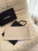 New Customers Only, Limit One. CHANEL Double-sided Diamond Grid - Wool Scarf With Top-level Double-layer Color Weaving Process 4t4zdj84 - Image 5