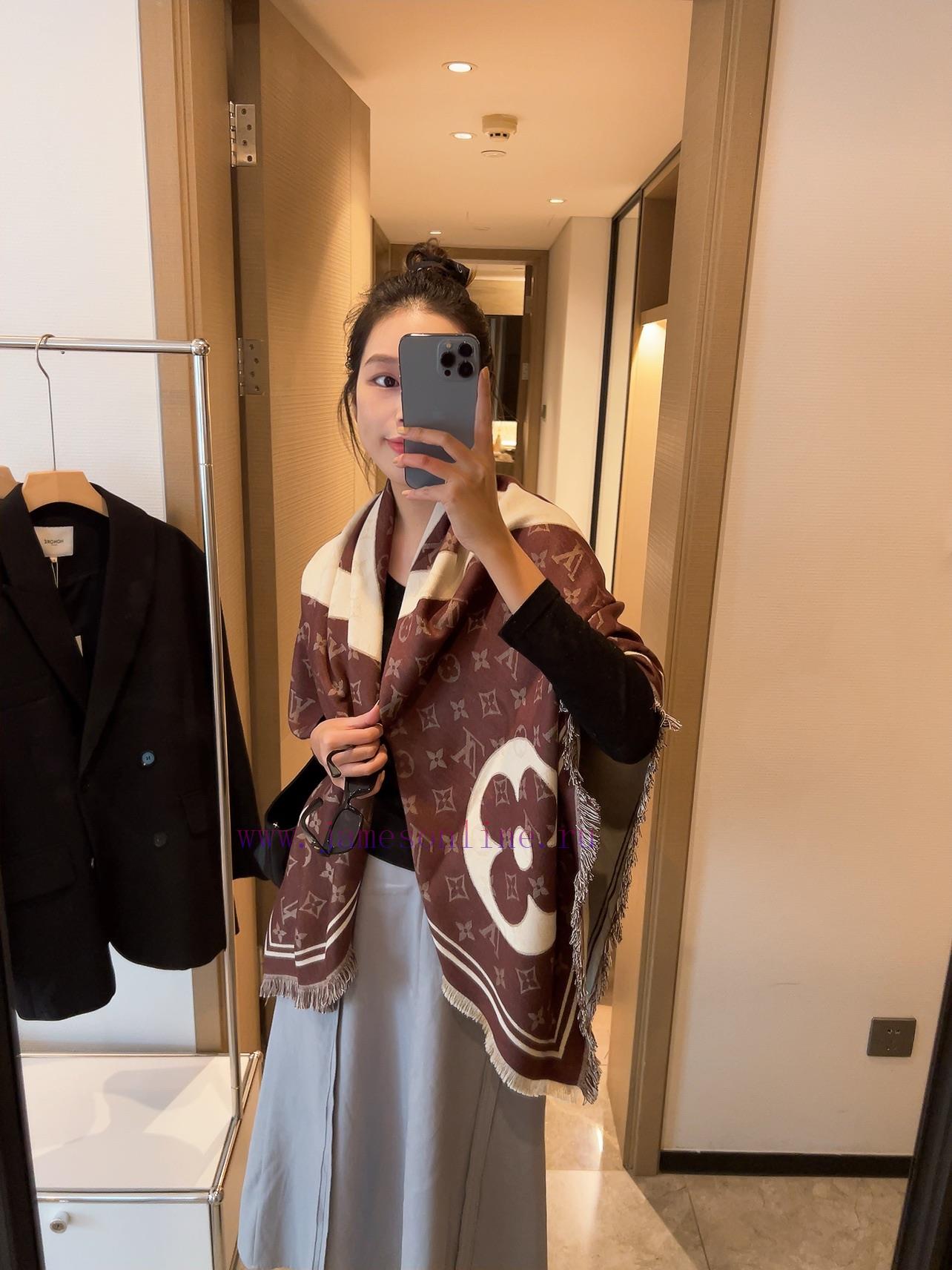 niolx5tdtli.jpg New Customers Only, Limit One. Cow 🐂 The Product Is On Sale! I Really Like The L Pattern 140 ✖️ The 140Moncler Forever Cashmer xi76x70j - Image 1