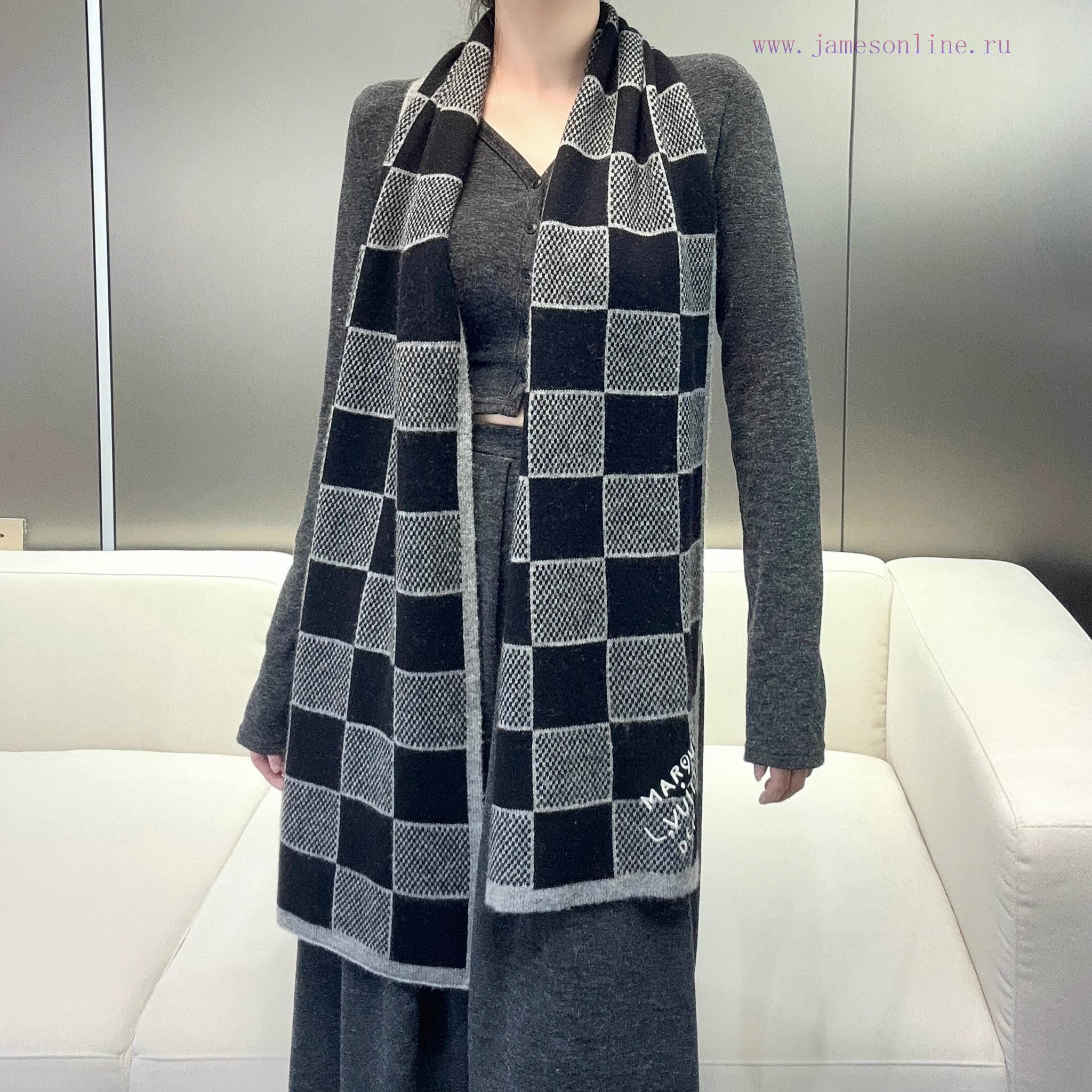 qtcmhhpajpr.jpg New Customers Only, Limit One. Lv's Latest Checkerboard Element Couple Style ❗ Currently There Are Relatively Few Photo Releas qkzrbl0e - Image 1