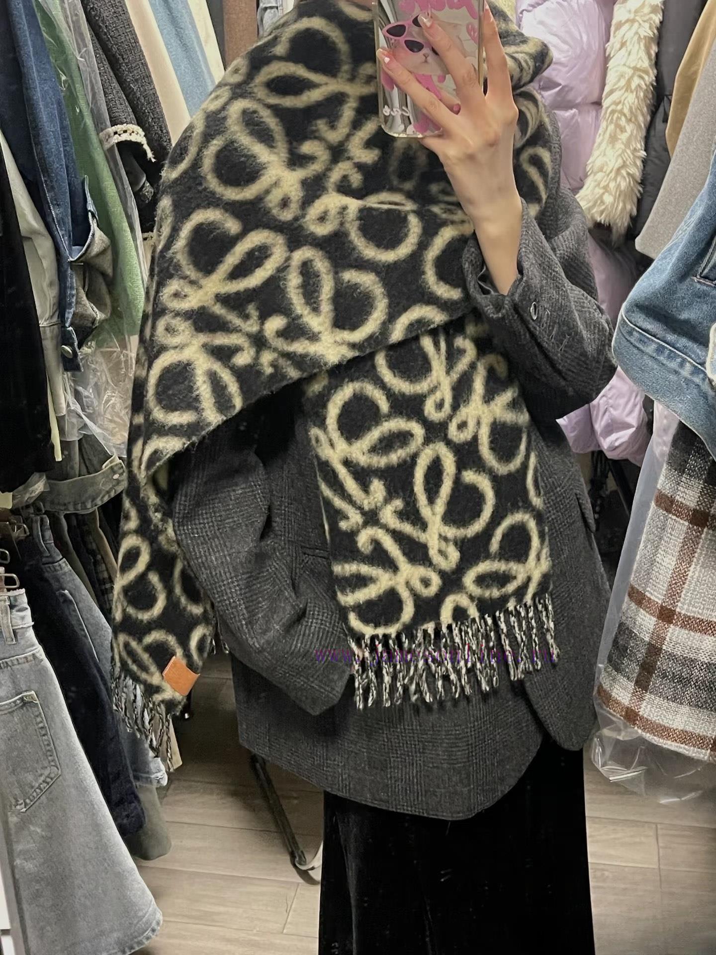 pgztlqnm52g.jpg New Customers Only, Limit One. The Unisex Roewe LW Striped Long Scarf Is Very Lucky To Have Received Something From This Brand m4plbpsq - Image 1