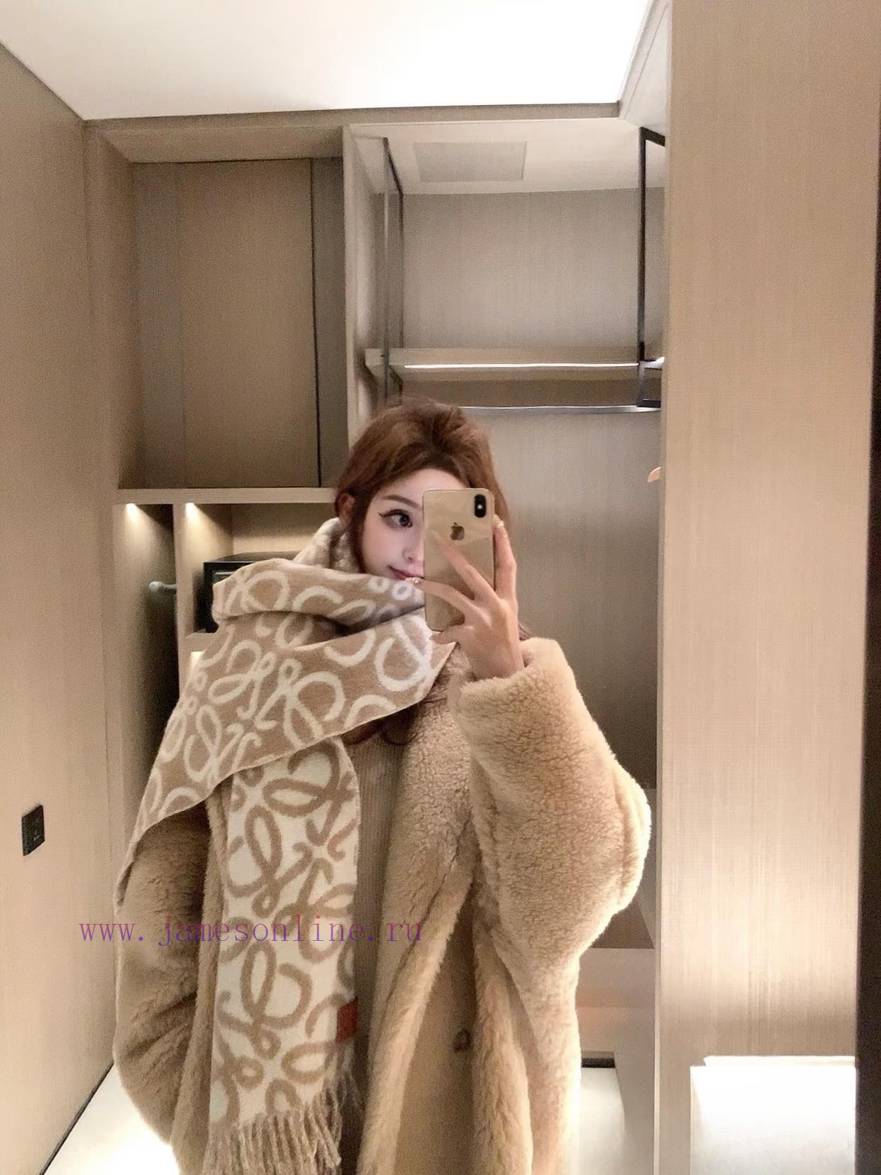 u5y1oacwx0w.jpg New Customers Only, Limit One. The Unisex Roewe LW Striped Long Scarf Is Very Lucky To Have Received Something From This Brand frn0h03z - Image 1