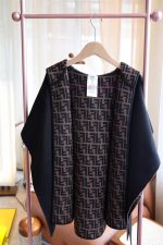 New Customers Only, Limit One. Fendi Double-sided Wool Cashmere Blended Knitted Jacket With A Soft Comfortable And Delicate Fe 1guu2uc0 - Image 5