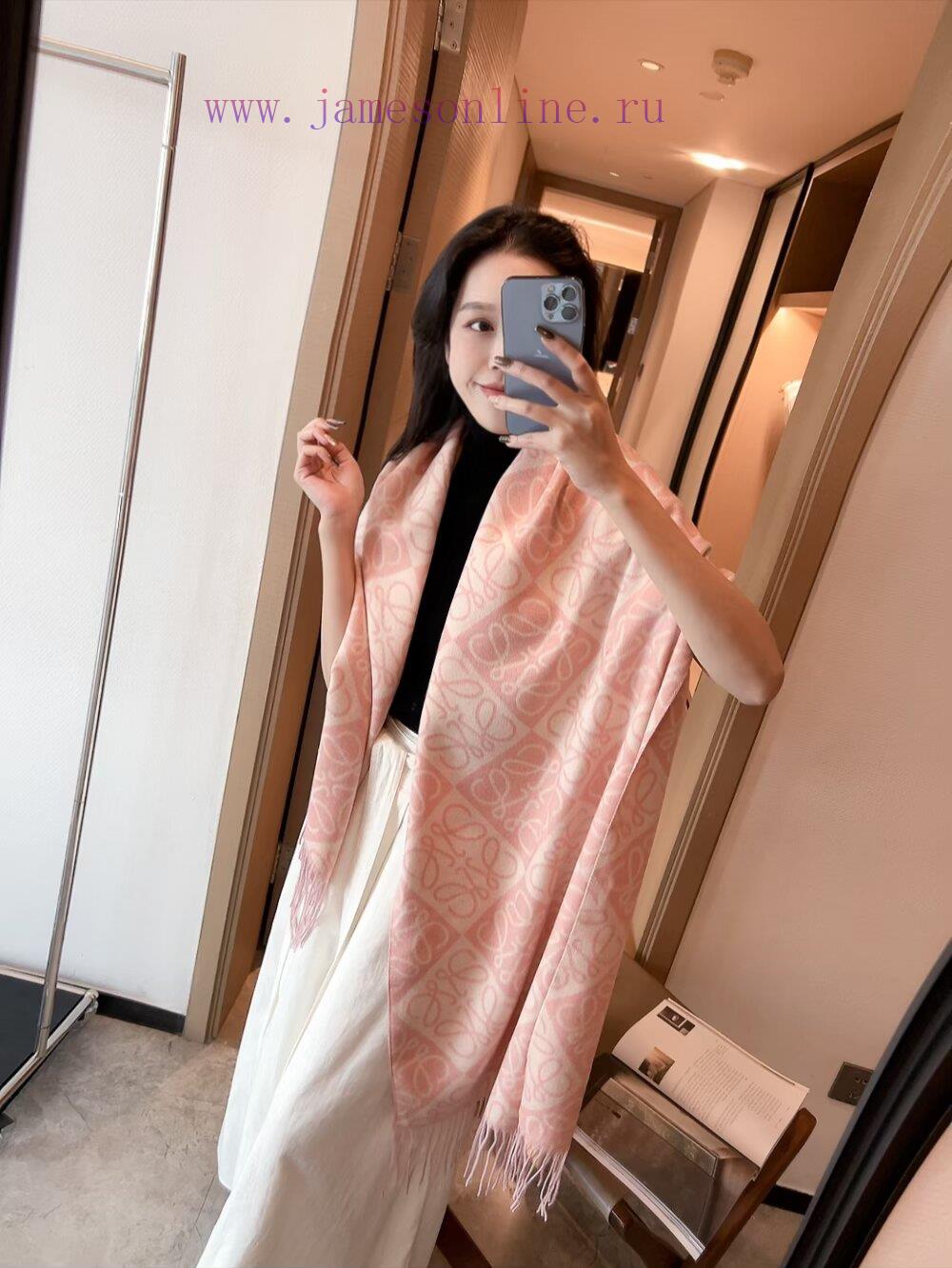jwi3id35ti5.jpg New Customers Only, Limit One. 🔥🔥 The Internet Is Booming With 𝐋𝐨𝐞𝐰𝐞-Double Sided Anagram Tihua Pattern Milk Tea ColorSize 18 ow4nlxu9 - Image 1