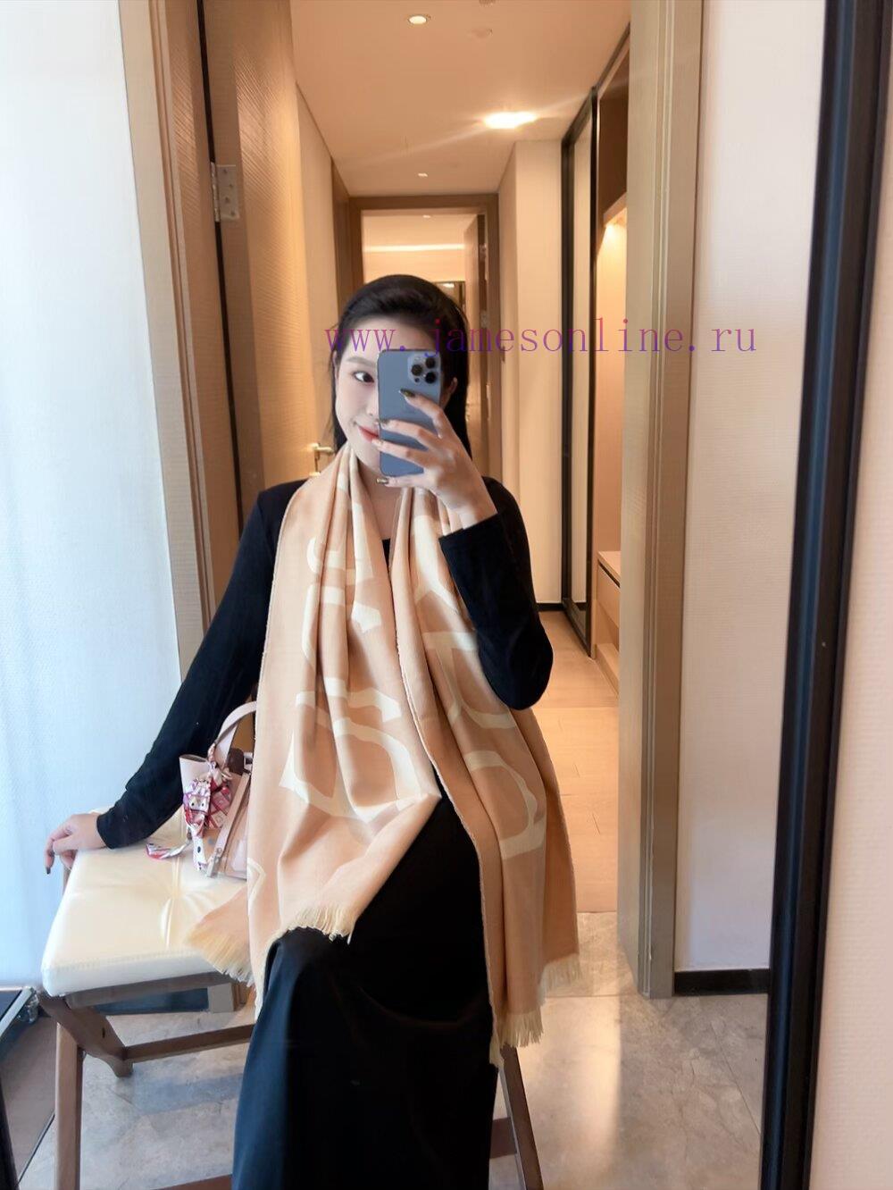 uk5evbypucx.jpg New Customers Only, Limit One. Details Are Here ❕ Bur's New Dual Color Double-sided Logo Cashmere Scarf Emblem Flower Series F d1wku9vt - Image 1