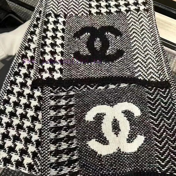 New Customers Only, Limit One. Up New 💃🏻💋👑👑 Chanel's New Scarf ‼ Beautiful Beyond Tears A Top-notch Official Palace Level Prod rhnlif7r